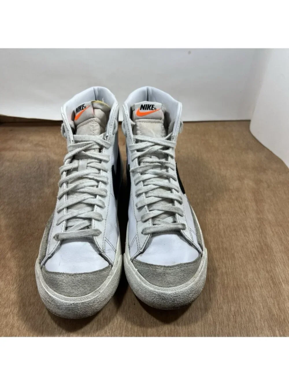 Nike Blazer Mid 77 Vintage Womens Size 9.5 White Black Basketball Shoes Sneakers